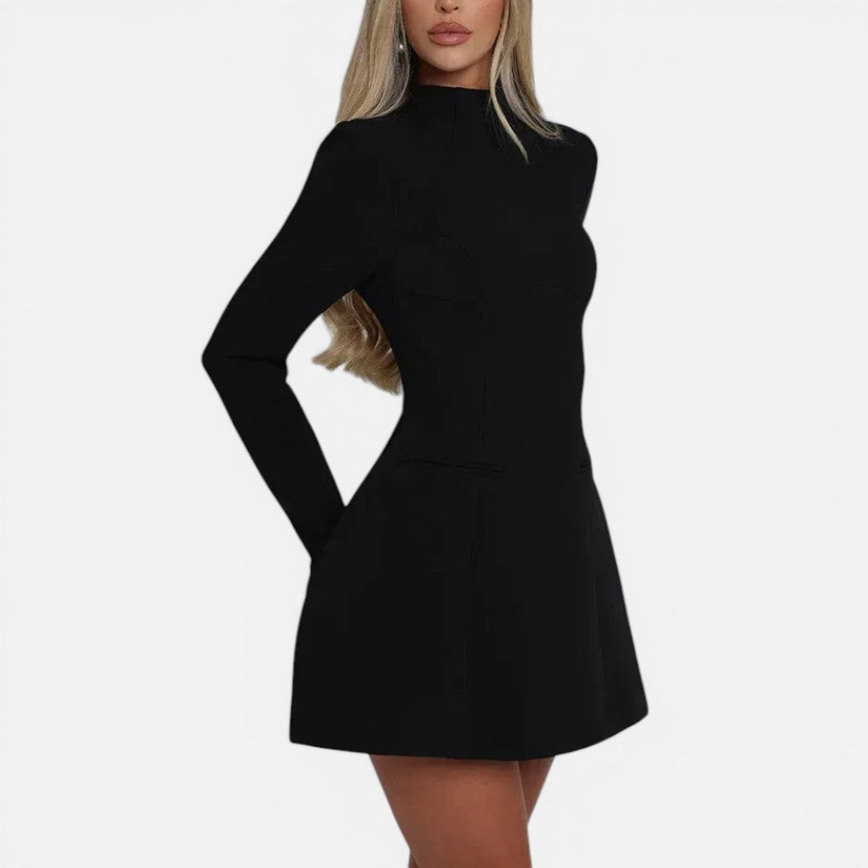 Minikleid mit langen Ärmeln und offenem Rücken