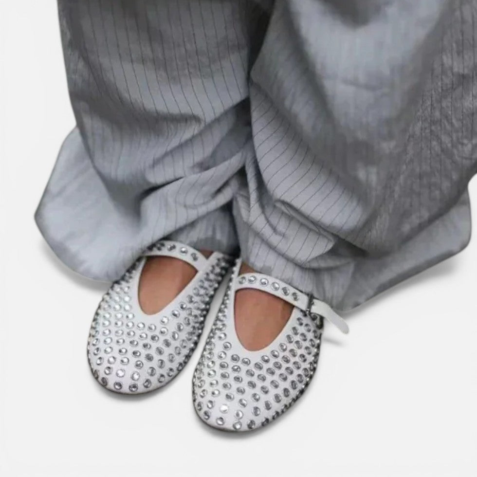 Ballerina Schuhe mit Nieten und Riemchen
