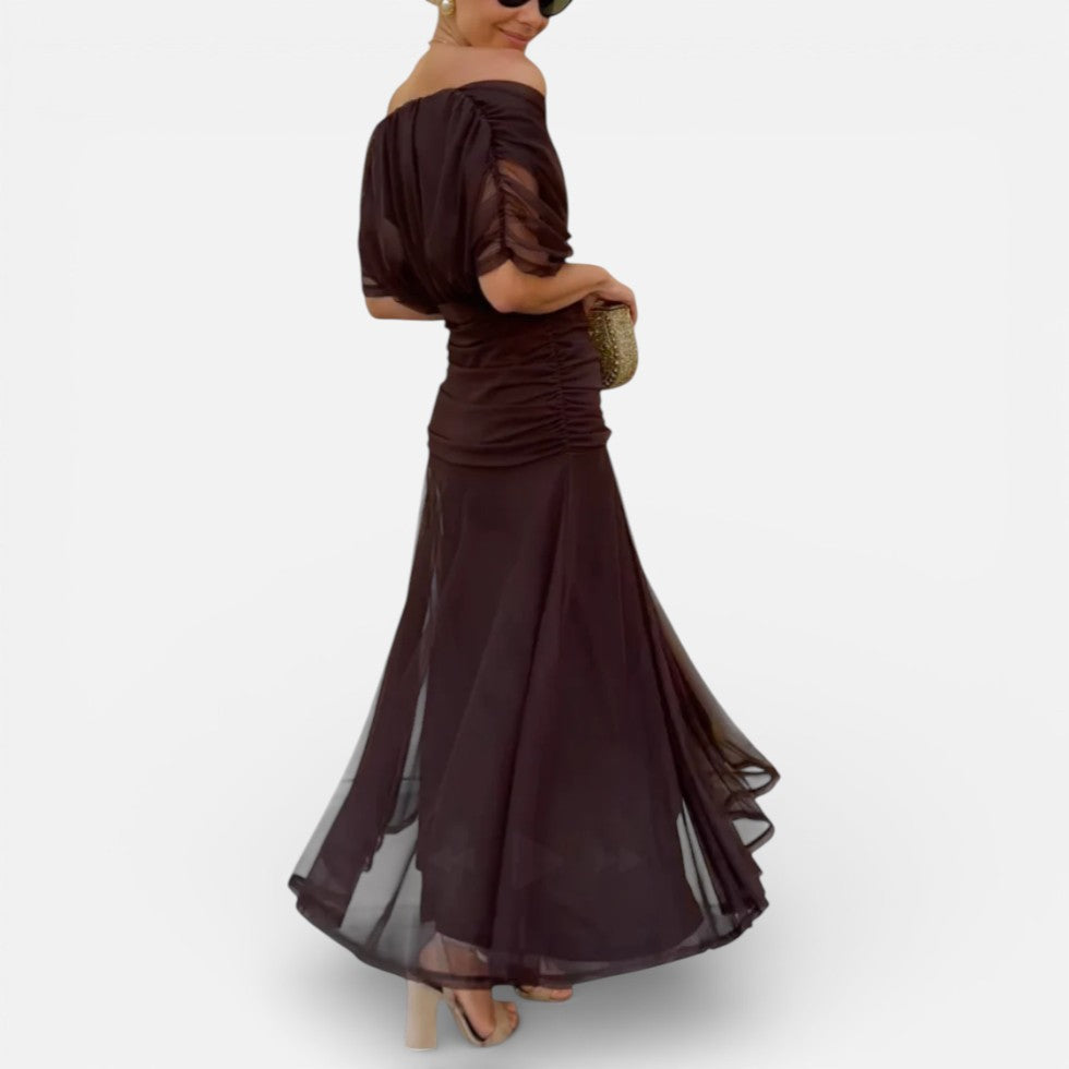 Schulterfreies Midikleid mit Drapierung