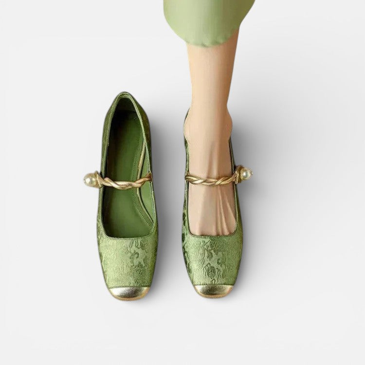 Orthopädische Damen Ballerinas mit Knöchelriemen und Absatz