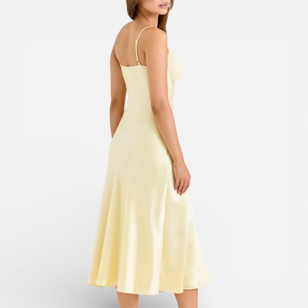 Satiniertes Midikleid mit Spitzenbesatz und Spaghettiträgern