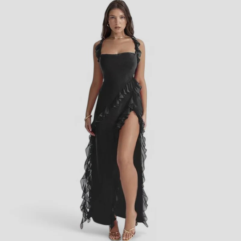 Elegantes Maxikleid mit Rüschenbesatz und Schlitz für den Abend