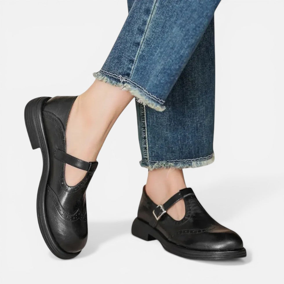 Damen Halbschuhe mit Riemen und Lochmuster