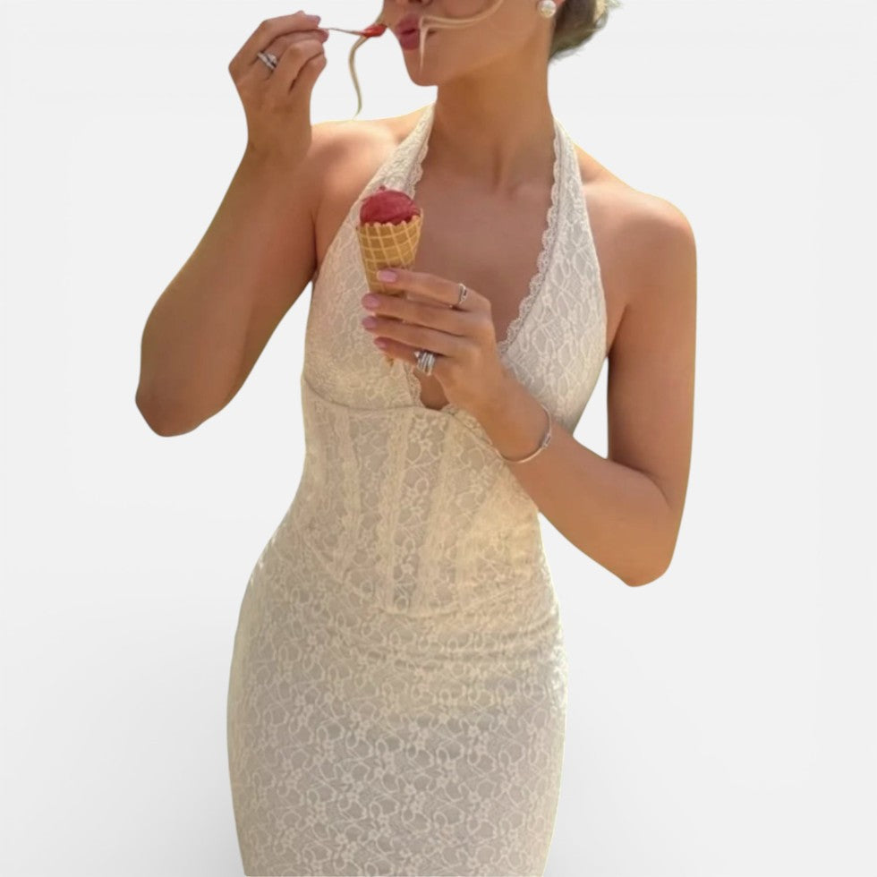 Langes Spitzenkleid mit Neckholder und ausgestelltem Saum