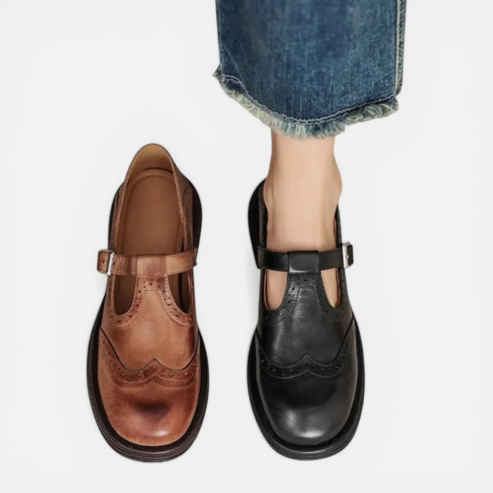 Damen Halbschuhe mit Riemen und Lochmuster