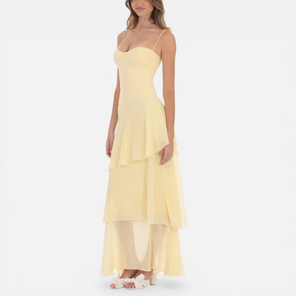 Maxikleid mit Spaghettiträgern und Volantrock
