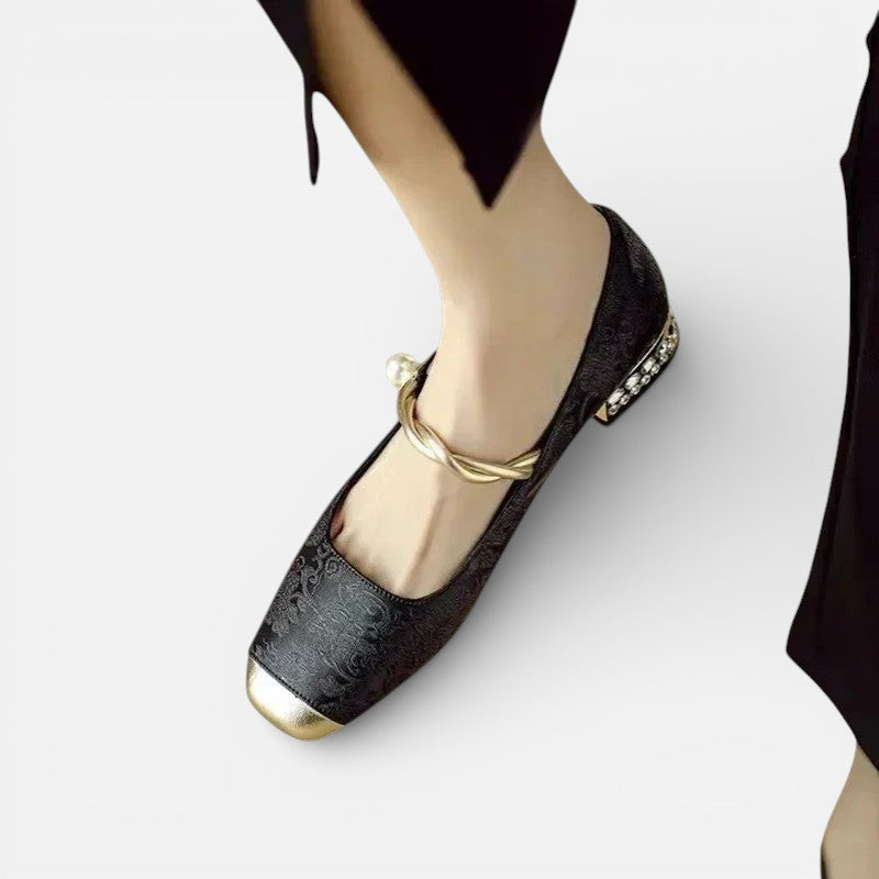 Orthopädische Damen Ballerinas mit Knöchelriemen und Absatz