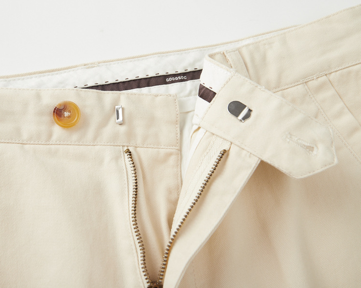 LAURENT | SCHLANK GESCHNITTENE CHINO-HOSEN FÜR HERREN