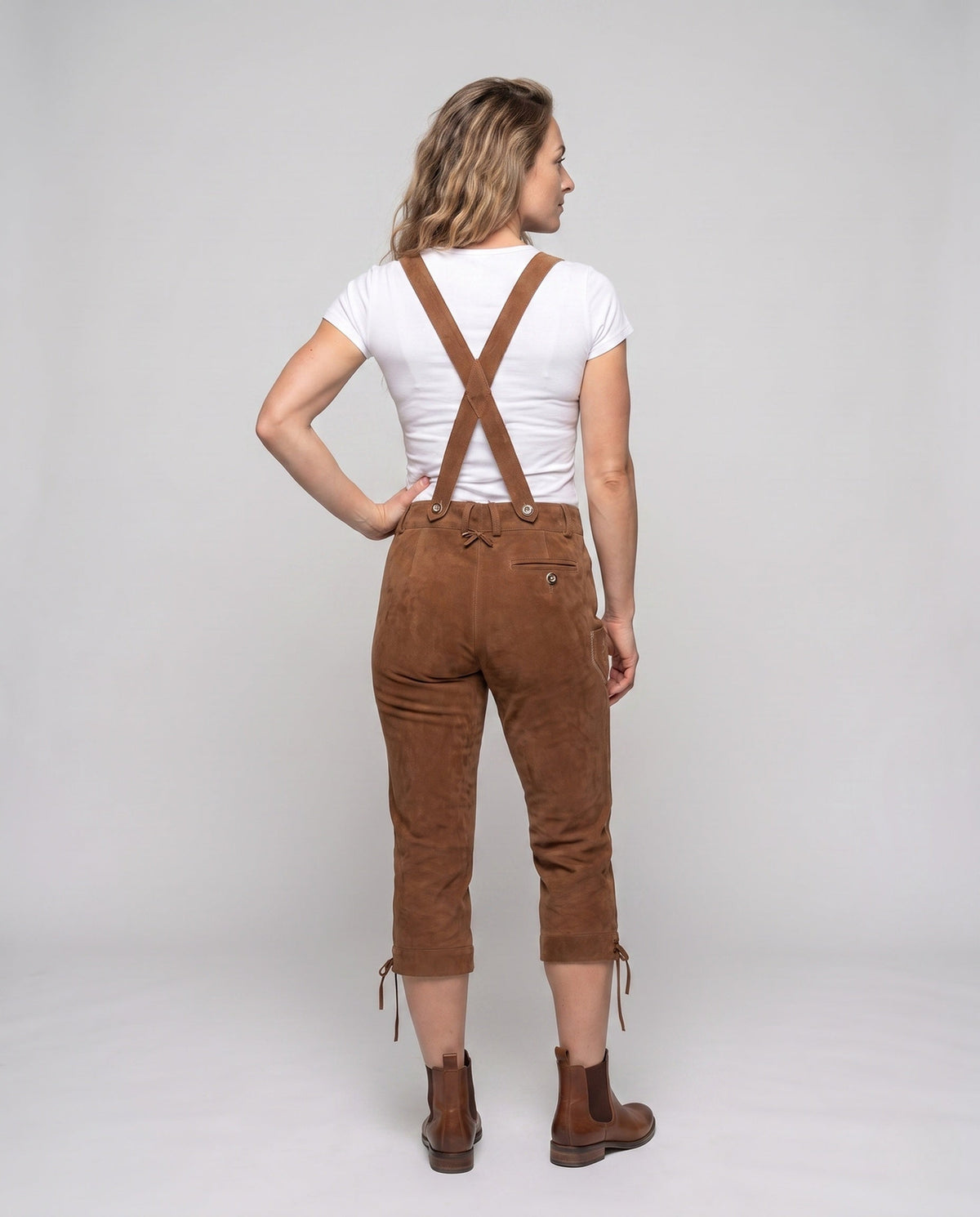 Emilia | Klassische Damen Lederhose für Oktoberfest