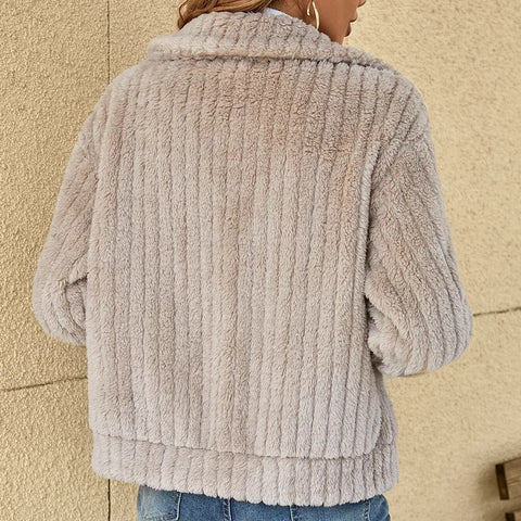 Klara | Lockere Damen Strickjacke für den Herbst