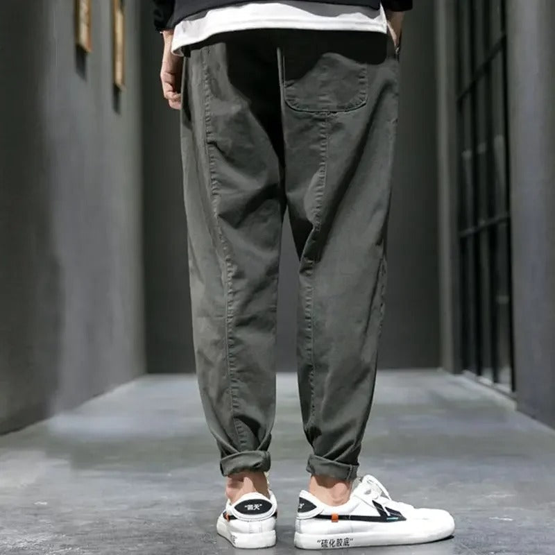 FINN / EASYWEAR JOGGINGHOSE MIT SCHMAL ZULAUFENDEM BEIN