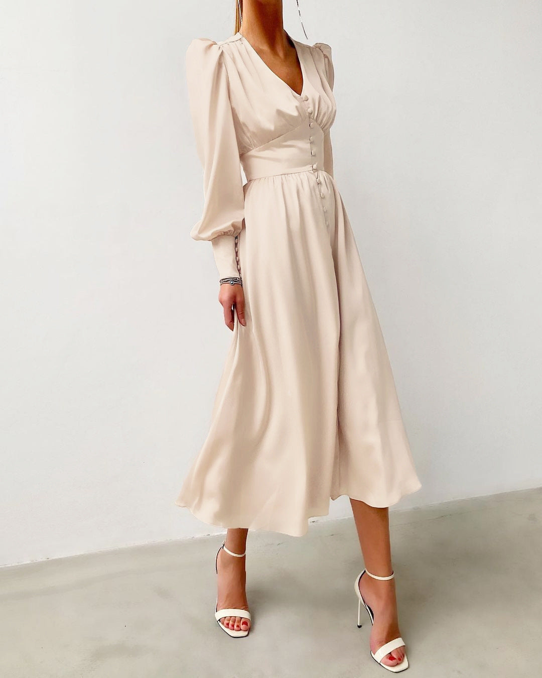 Marlina | Damen V-Ausschnitt Langarm Midikleid