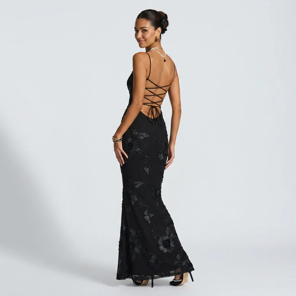 Maxikleid in bodenlanger Form mit figurbetonter Passform