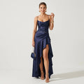 Maxikleid in bodenlanger Form mit Wasserfallausschnitt im eleganten Stil