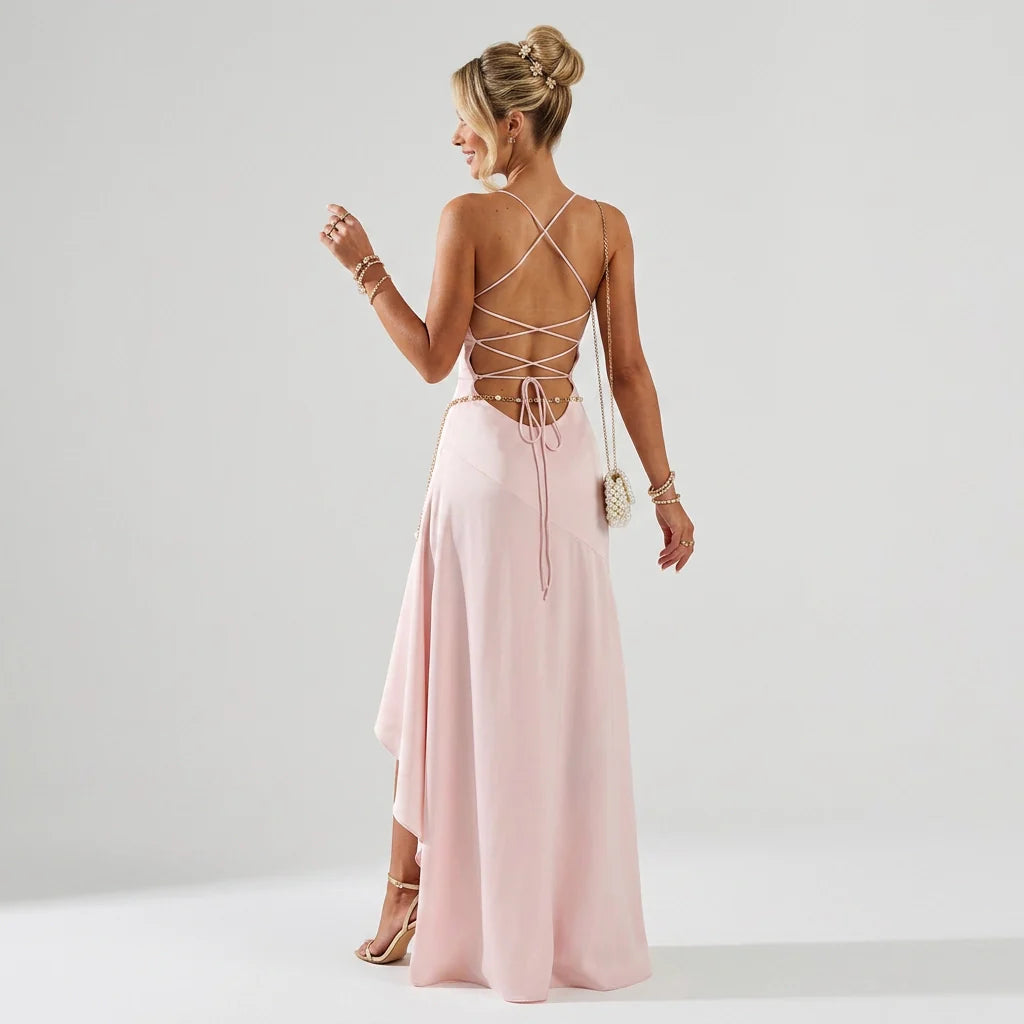 Maxikleid in bodenlanger Form mit Wasserfallausschnitt im eleganten Stil