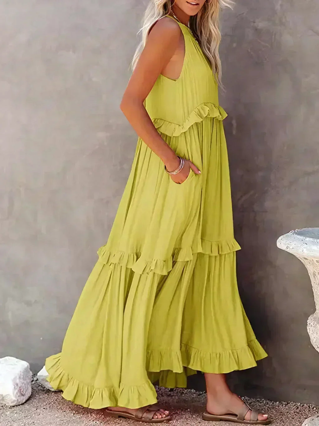 Hannah | Maxikleid mit Volants & Neckholder-Ausschnitt