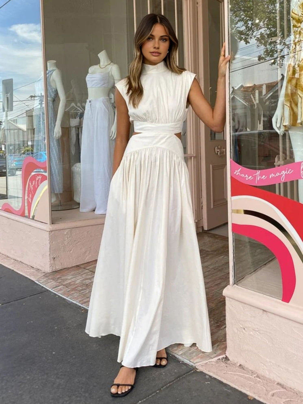 Alba | Damen Maxikleid mit Cut-Out, Stehkragen ärmellos elegant
