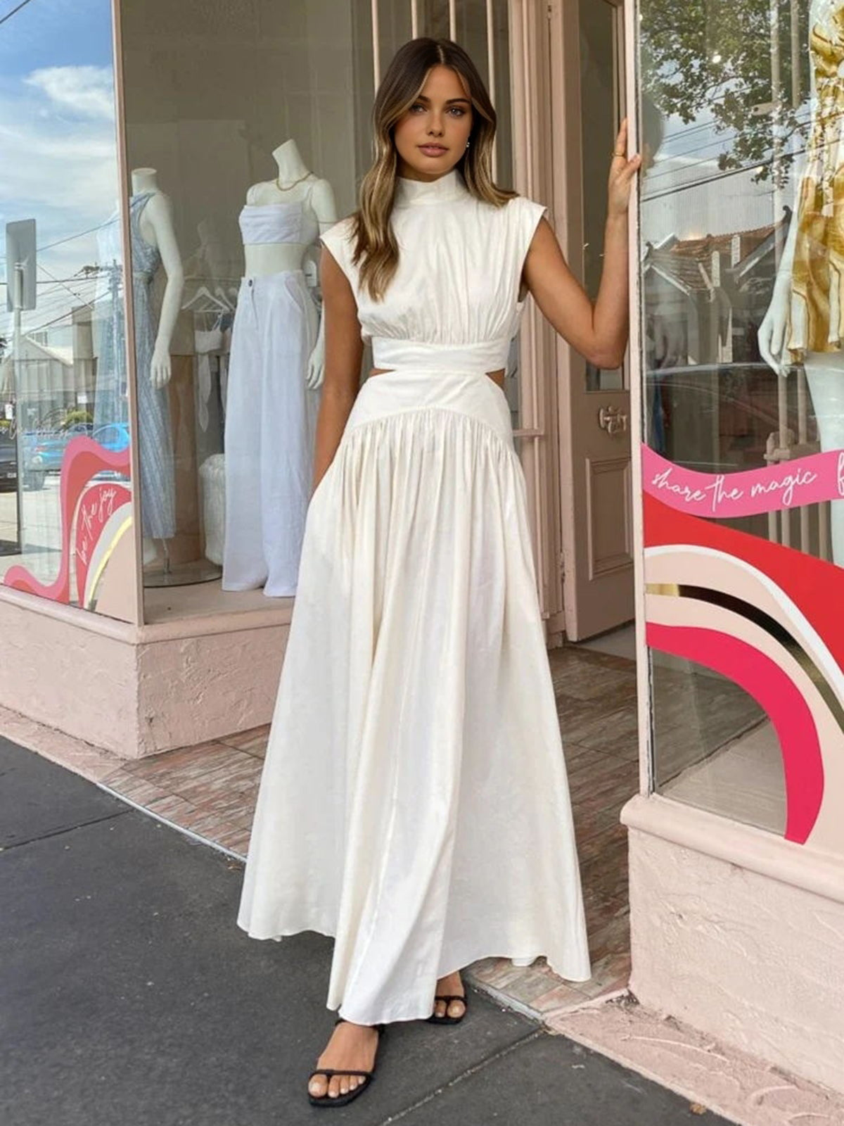 Alba | Damen Maxikleid mit Cut-Out, Stehkragen ärmellos elegant