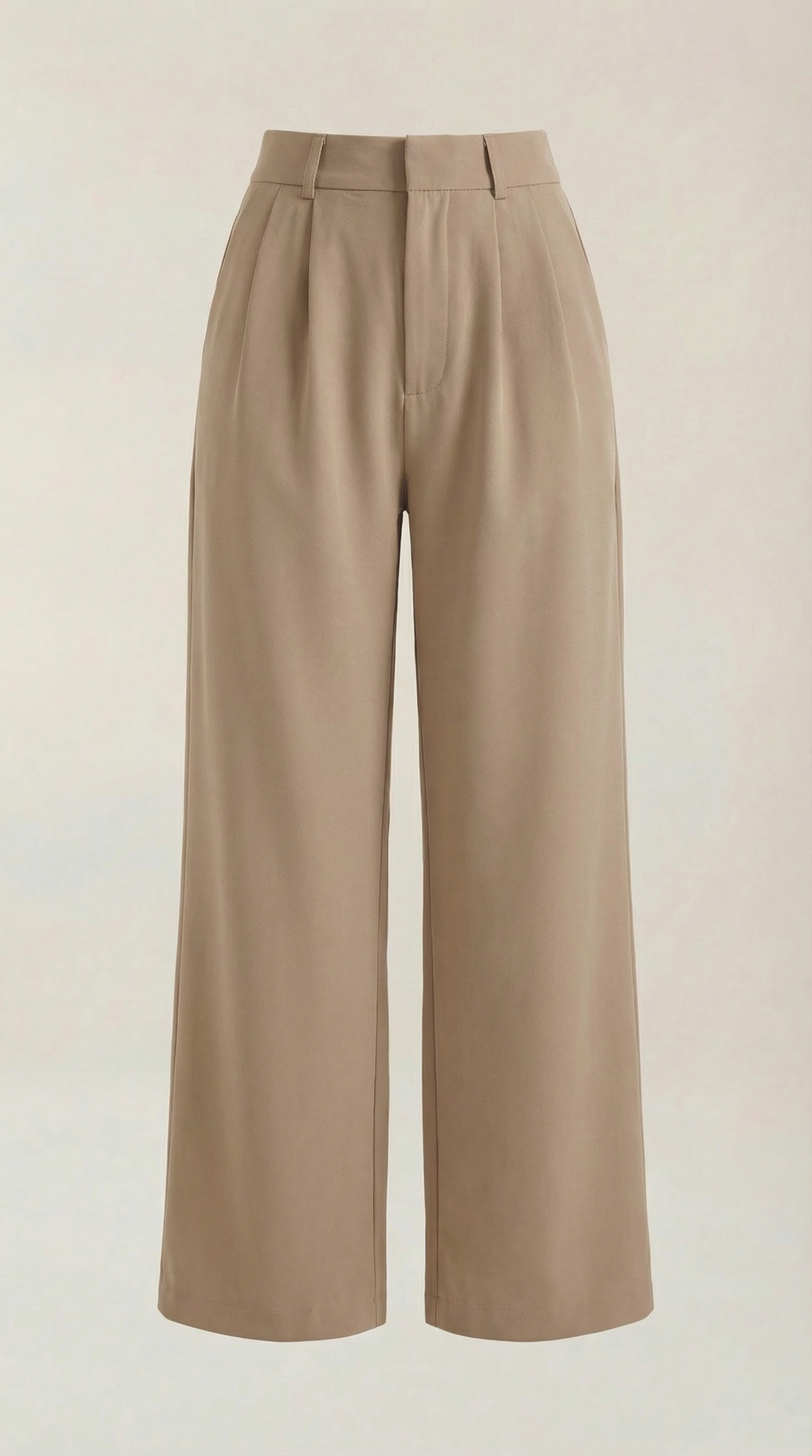 Emma Hose mit weitem Bein