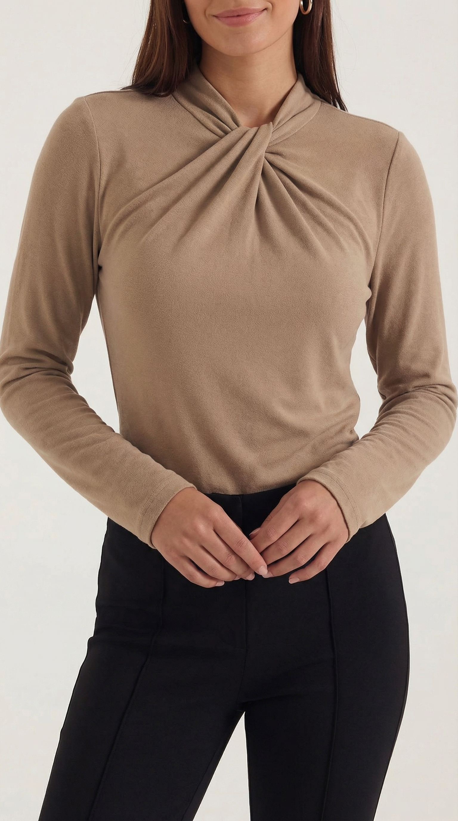 Jamie Bluse mit geknotetem Mock-Neck