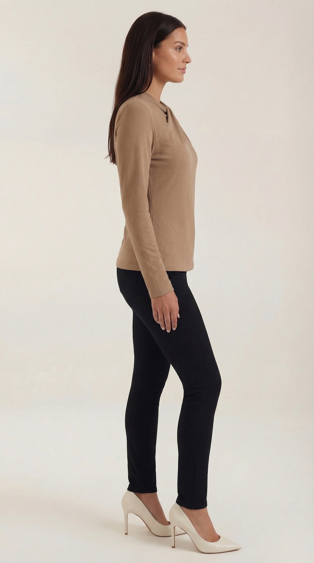 Jamie Bluse mit geknotetem Mock-Neck