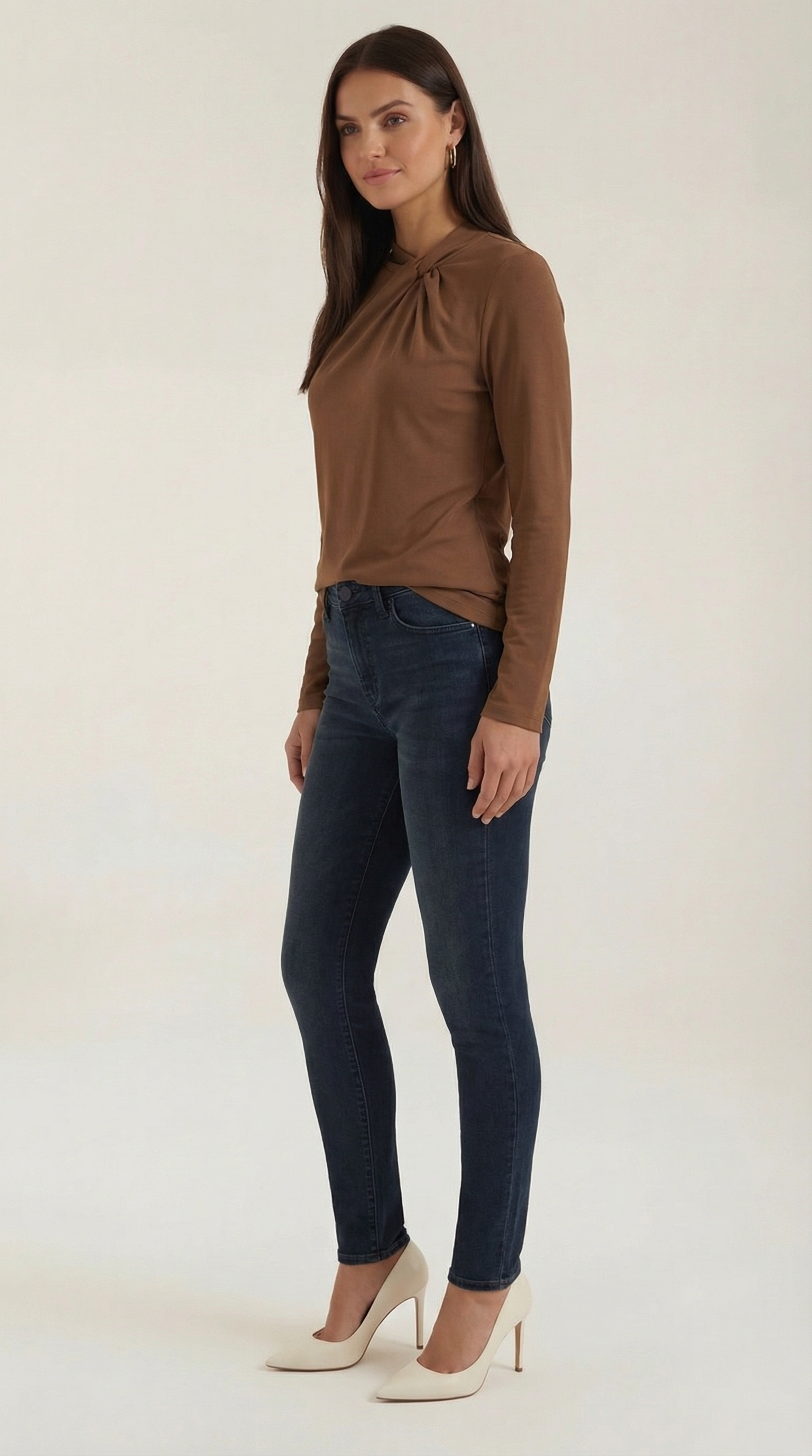 Jamie Bluse mit geknotetem Mock-Neck