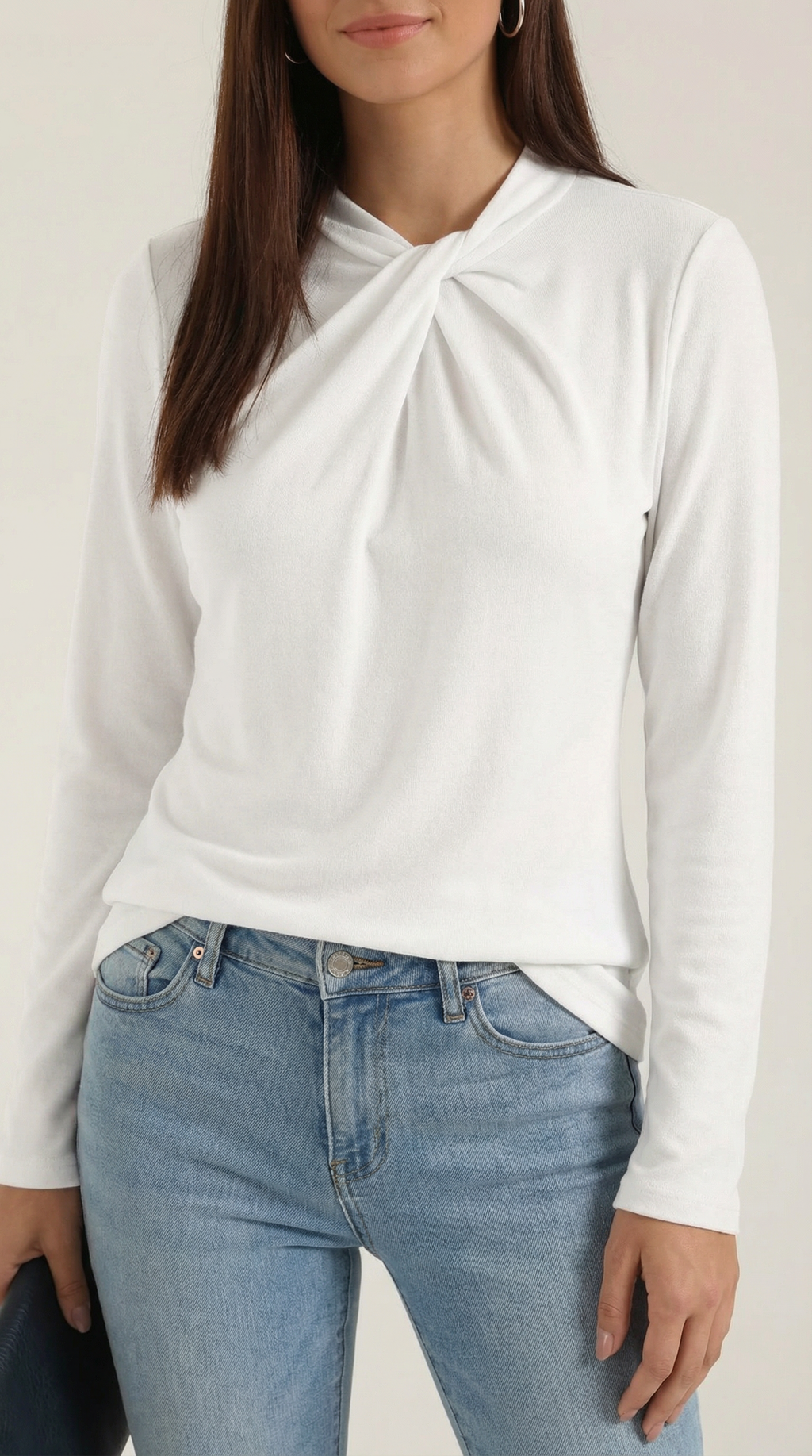 Jamie Bluse mit geknotetem Mock-Neck
