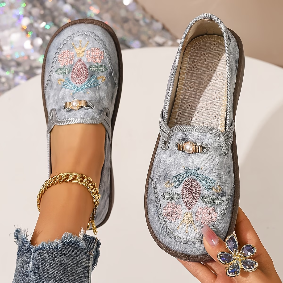 Rosalinde | Damen Bestickte Slipper mit Perlendetails