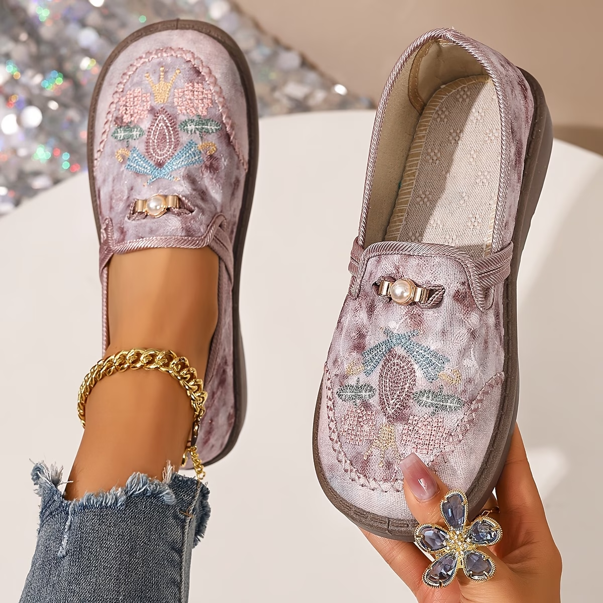 Rosalinde | Damen Bestickte Slipper mit Perlendetails