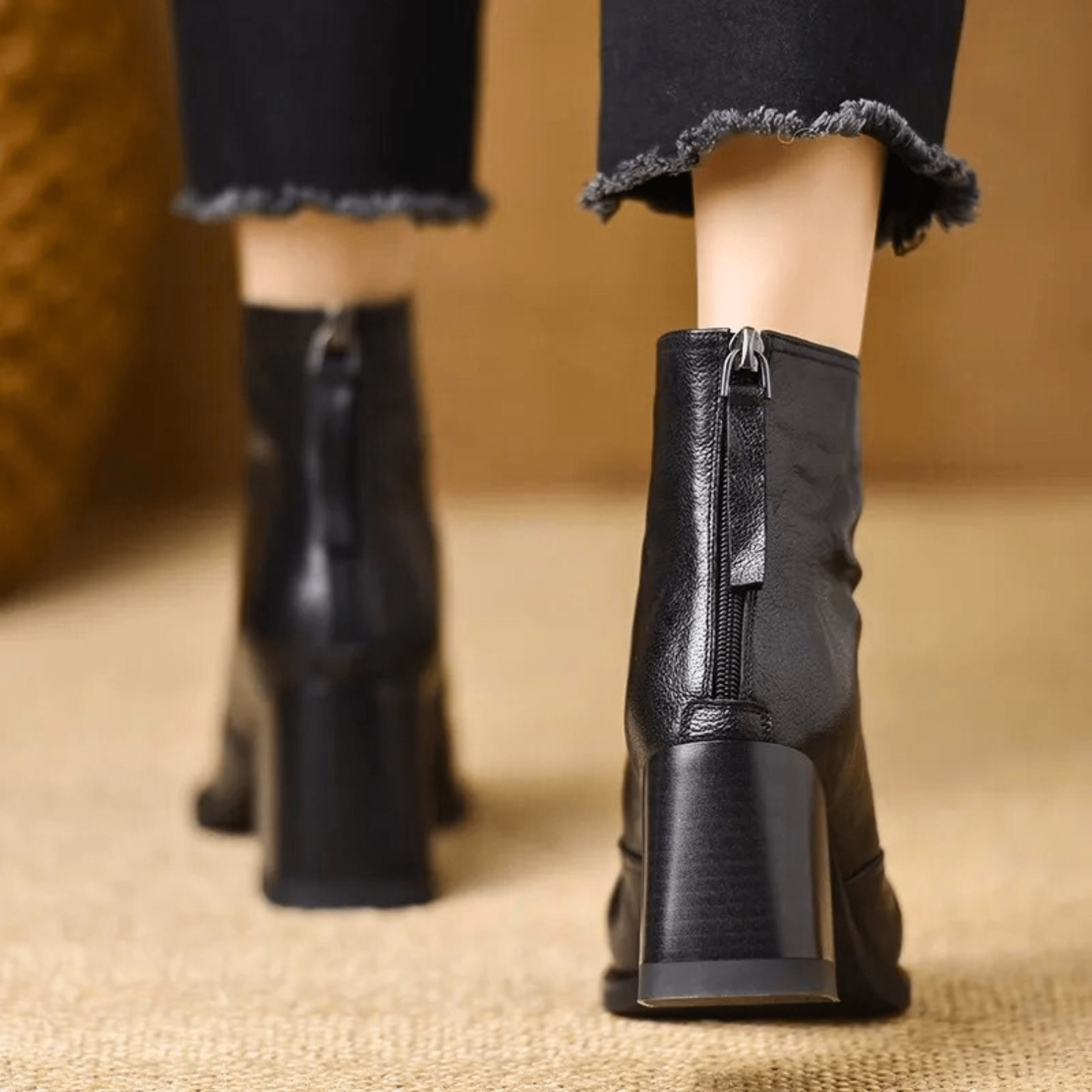 CLAUDIA | LUXURIOSE STIEFELETTEN MIT MITTLEREM  ABSATZ