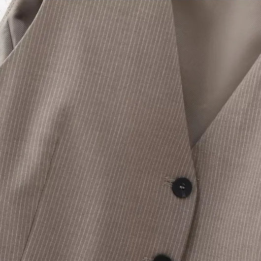 Zweiteiliger Hosenanzug für Damen mit Nadelstreifen kurzer Weste und weiter Hose