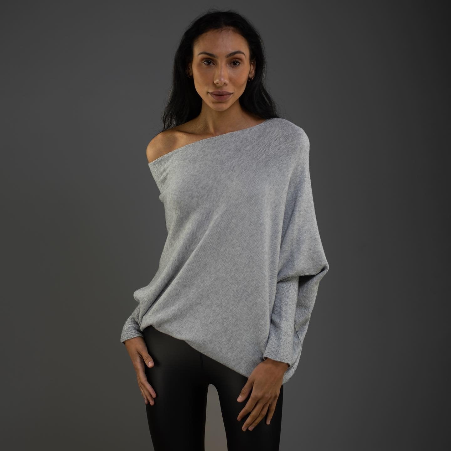Xanthe | Damen Asymmetrischer Off-Shoulder Pullover