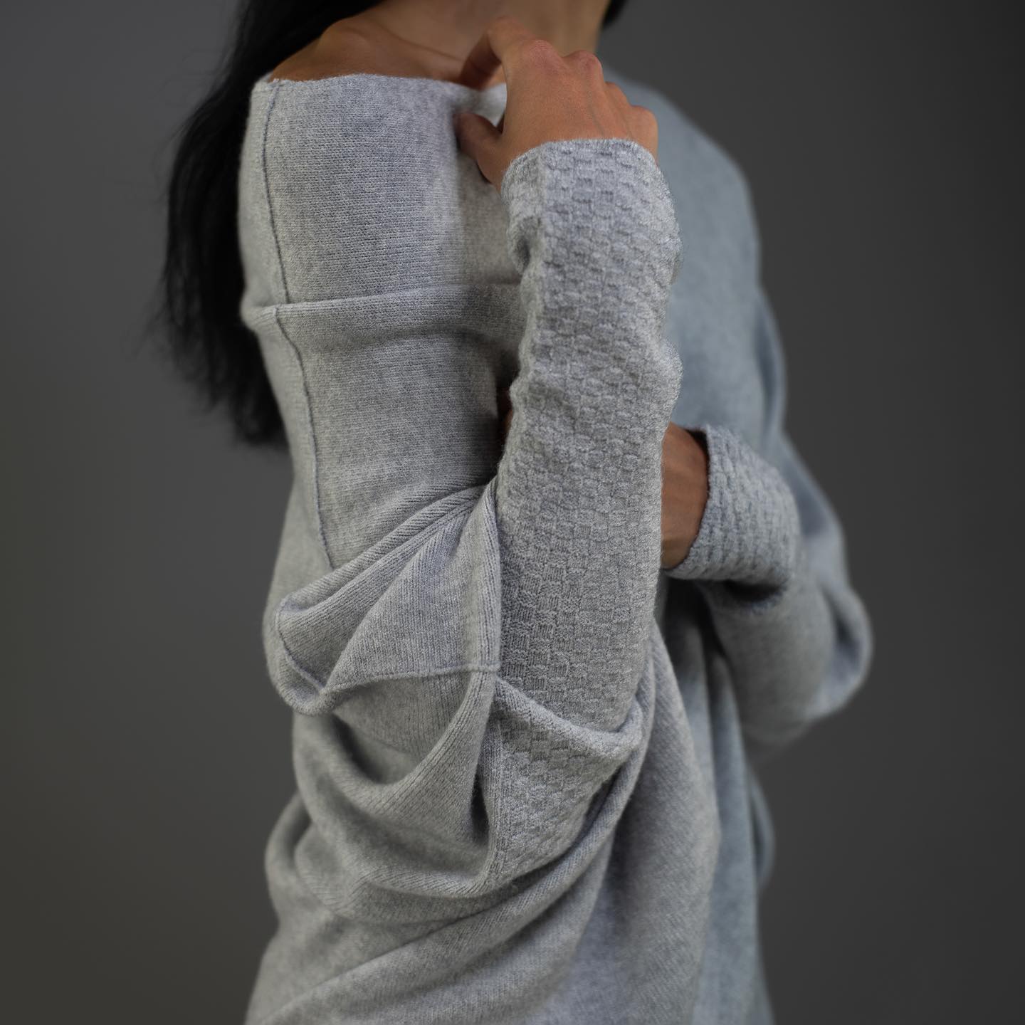 Xanthe | Damen Asymmetrischer Off-Shoulder Pullover