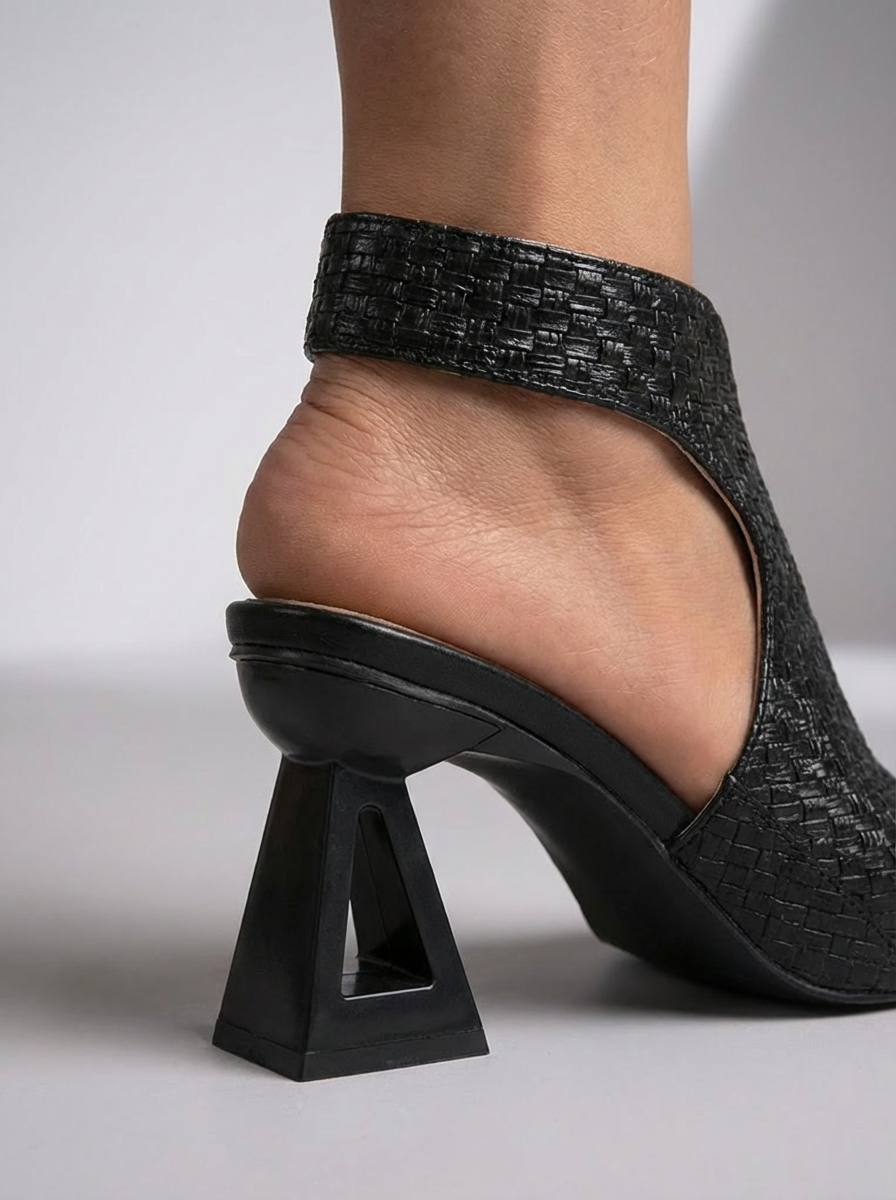Annelie – Elegante Geflochtene Sandaletten